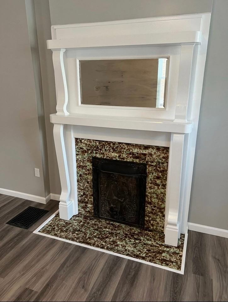 2321 Flora - Photo 4 of 11