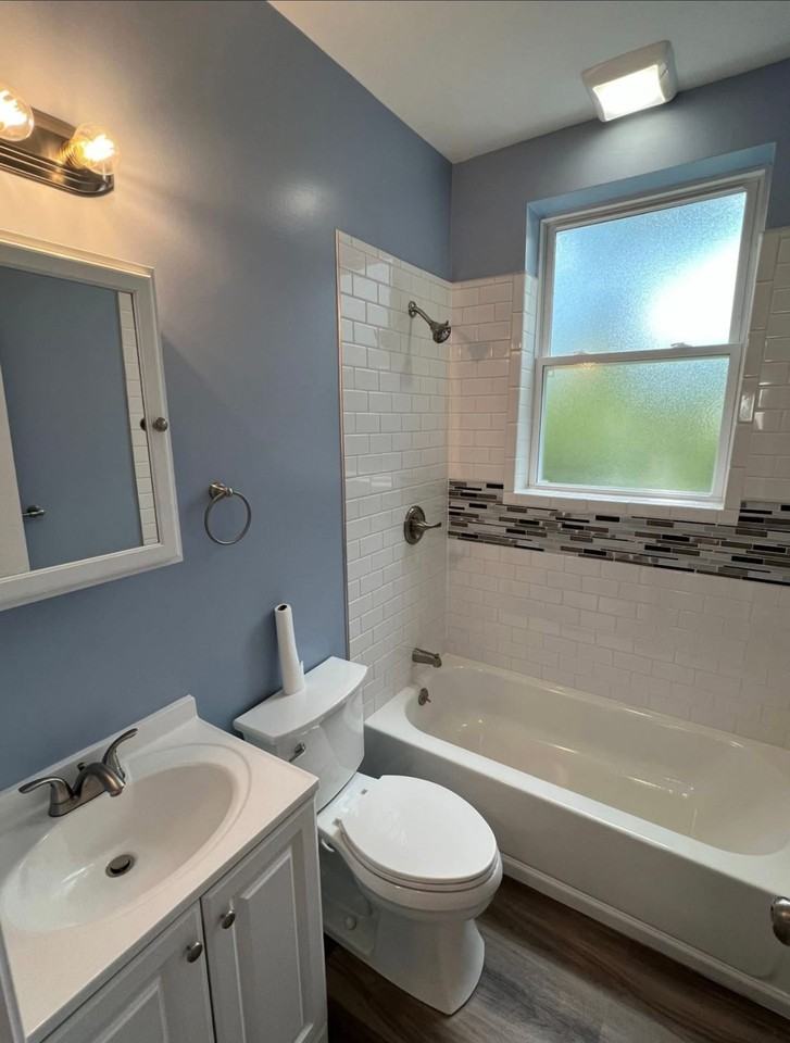 2321 Flora - Photo 5 of 11