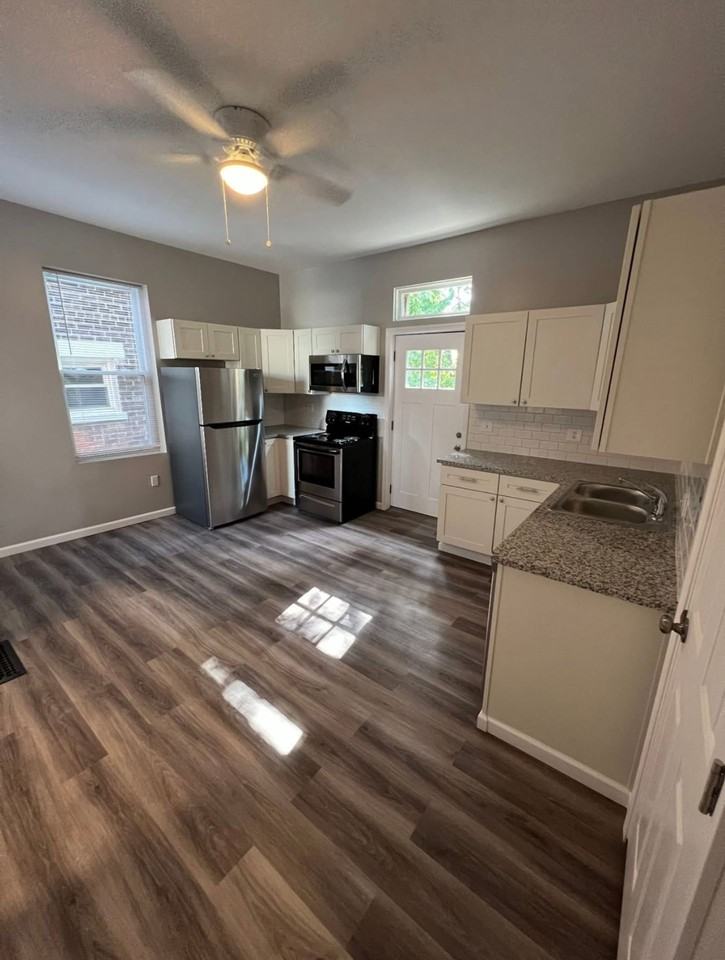 2321 Flora - Photo 6 of 11