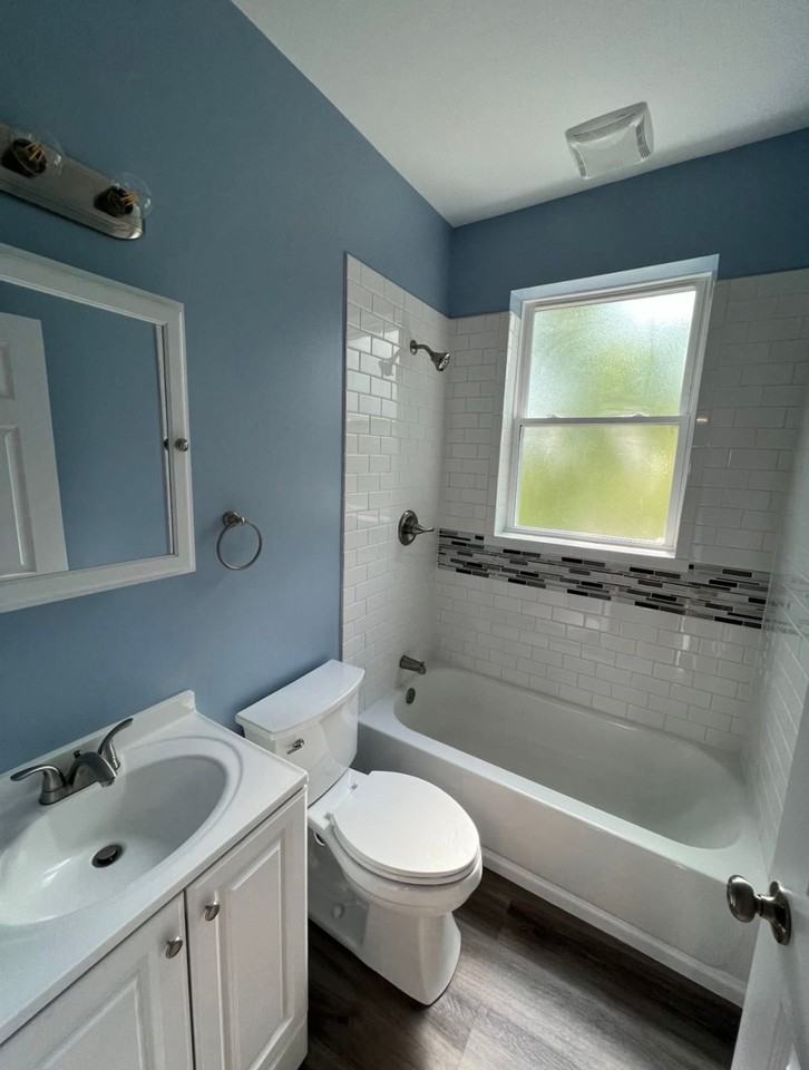 2321 Flora - Photo 7 of 11