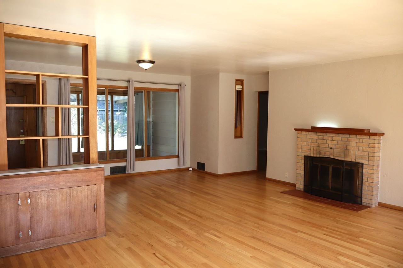 150 Circle Dr - Photo 2 of 13