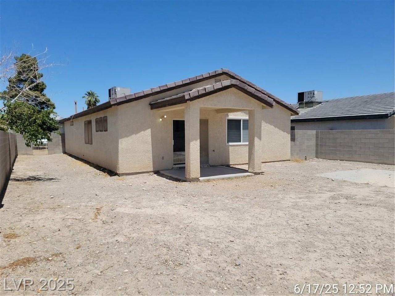 3803 Caldwell Cir - Photo 2 of 29