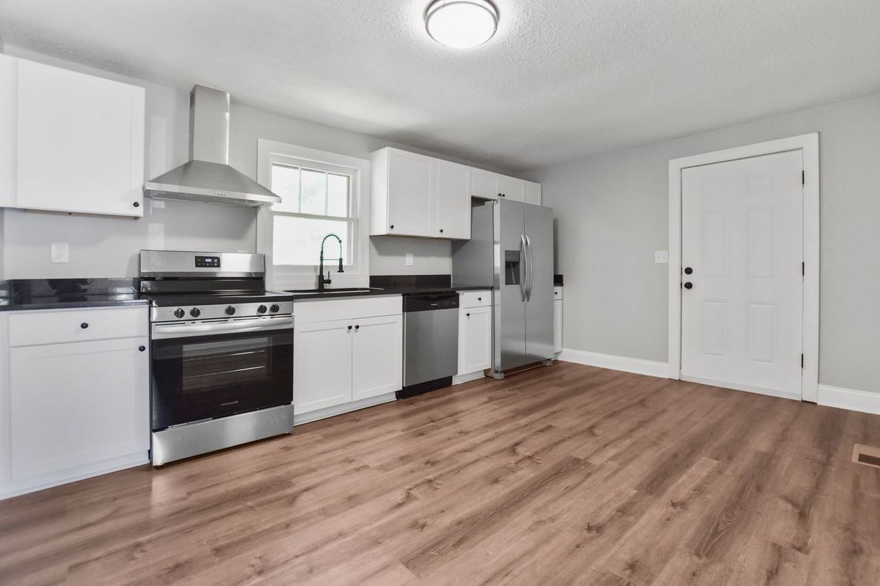 2447 Whitfield Rd - Photo 6 of 16