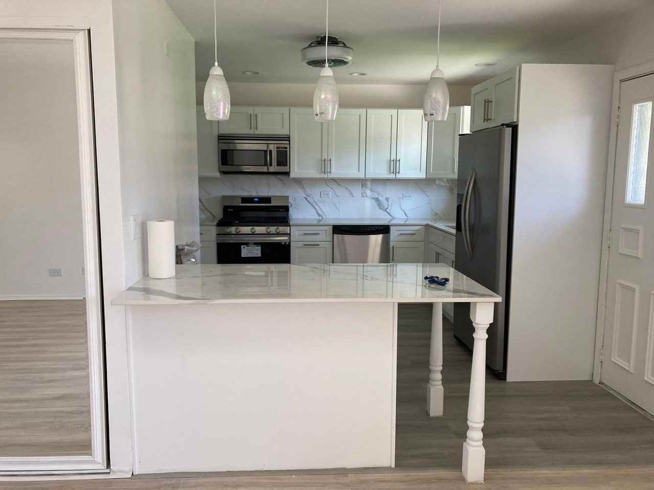 14949 Highland Ave - Photo 2 of 3
