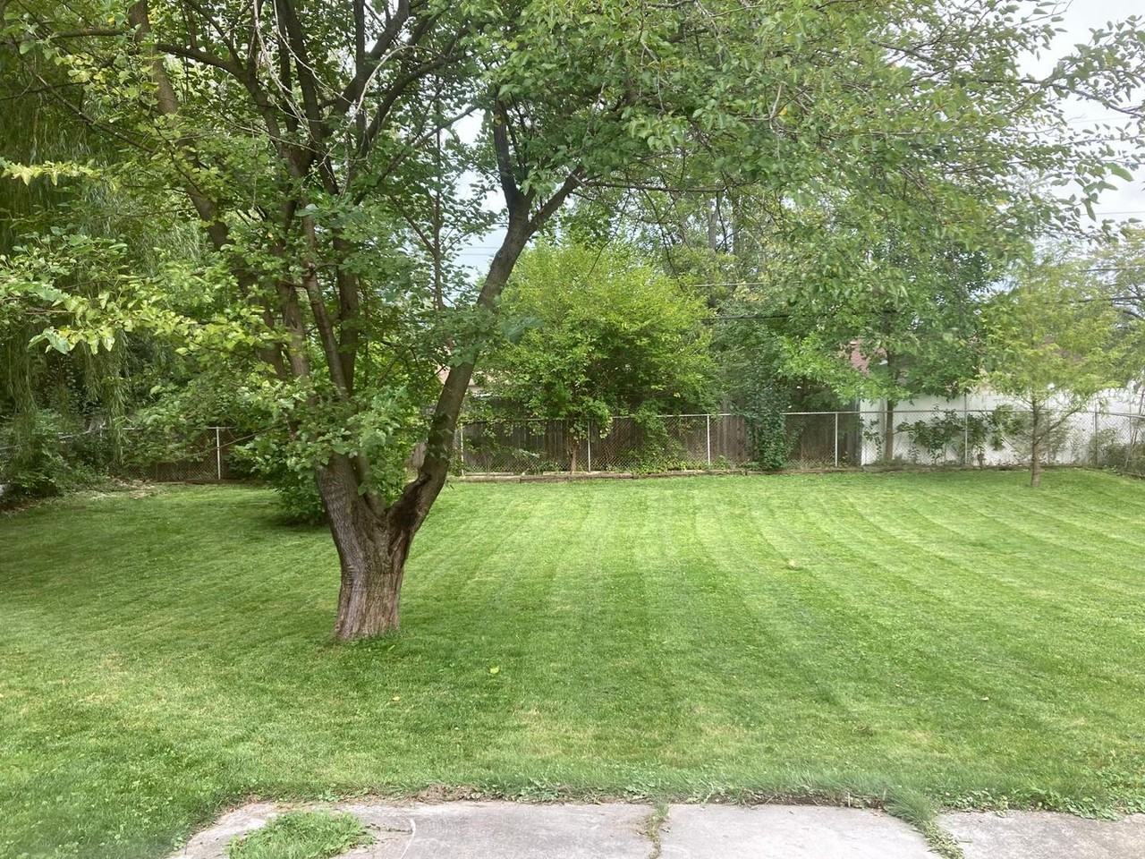14949 Highland Ave - Photo 3 of 3