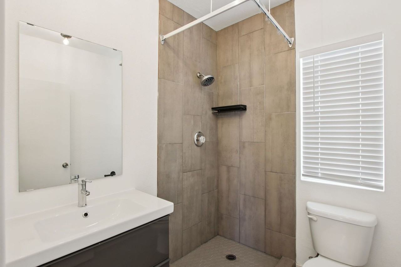 1805 Flats | Modern Living in Phx - Photo 4 of 15