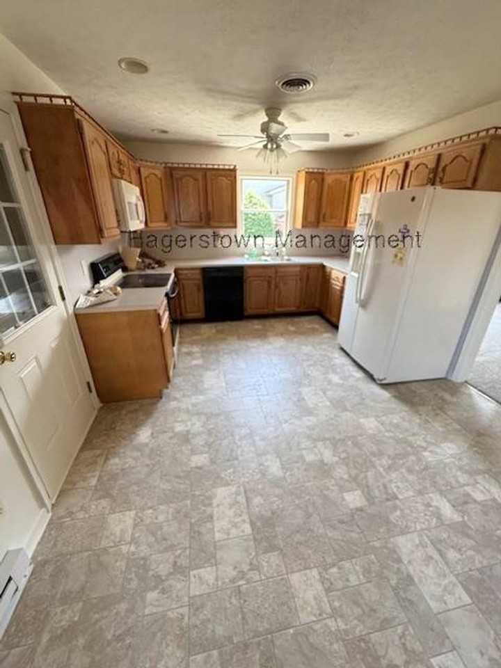74 Homestead Dr - Photo 5 of 14