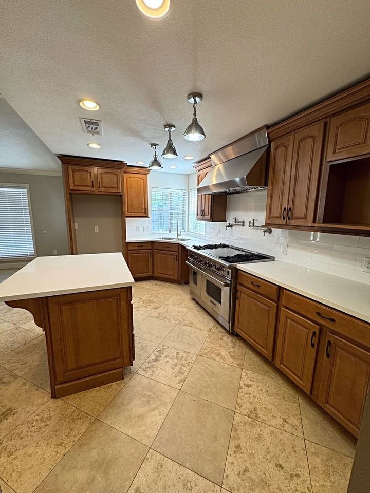 2312 Lisa Ln - Photo 5 of 20