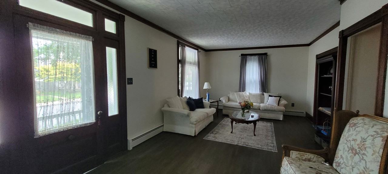 310 E Jackson St - Photo 3 of 17