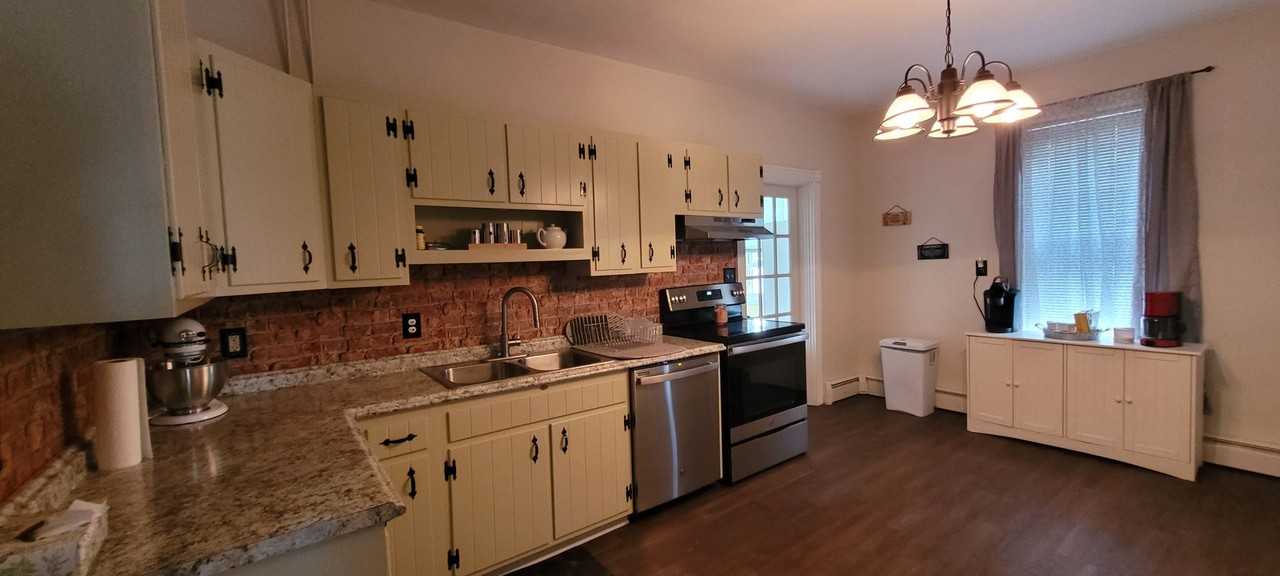 310 E Jackson St - Photo 2 of 17