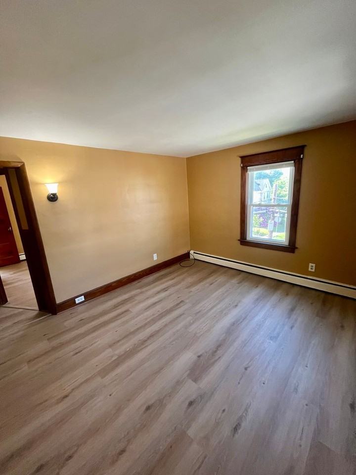 8 Downs Ave - Photo 4 of 7