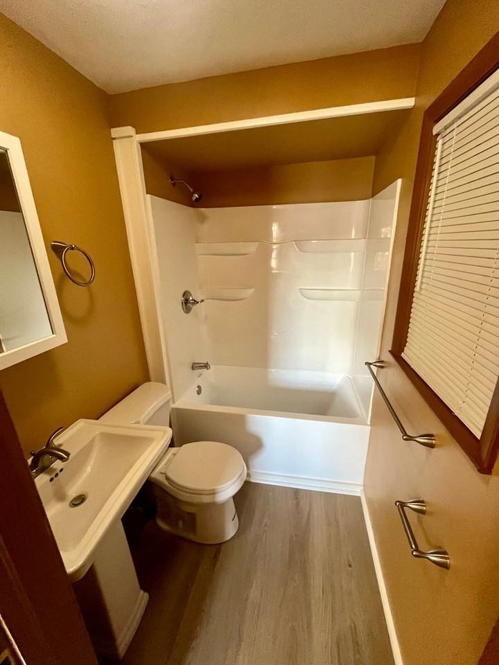 8 Downs Ave - Photo 5 of 7