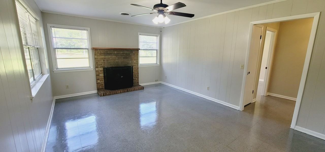 82 Trails End Rd - Photo 2 of 33