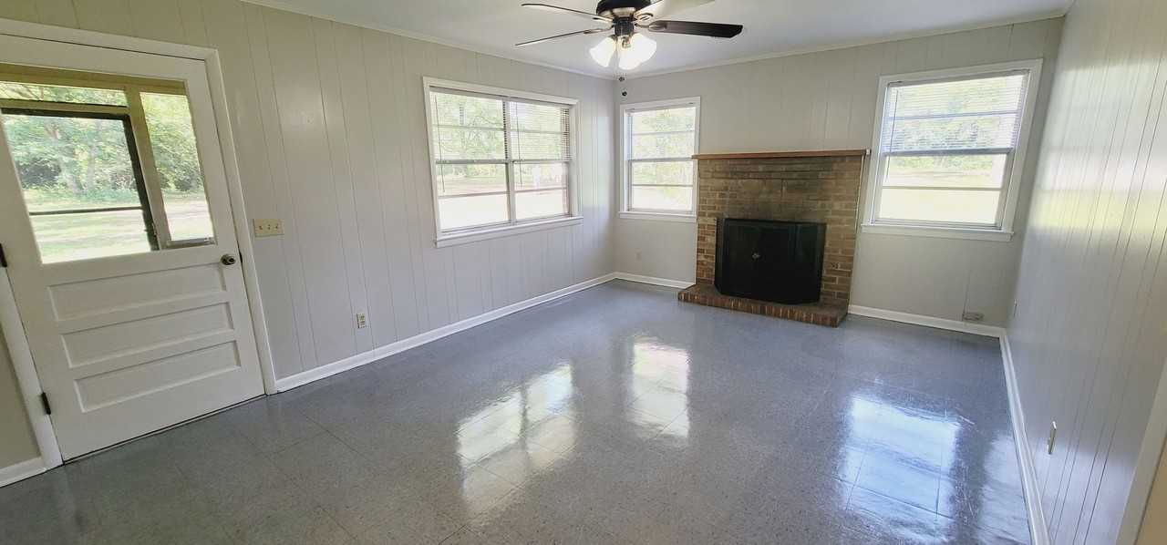 82 Trails End Rd - Photo 3 of 33