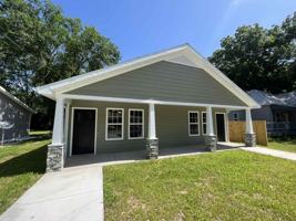 featured image of 412 Maple St