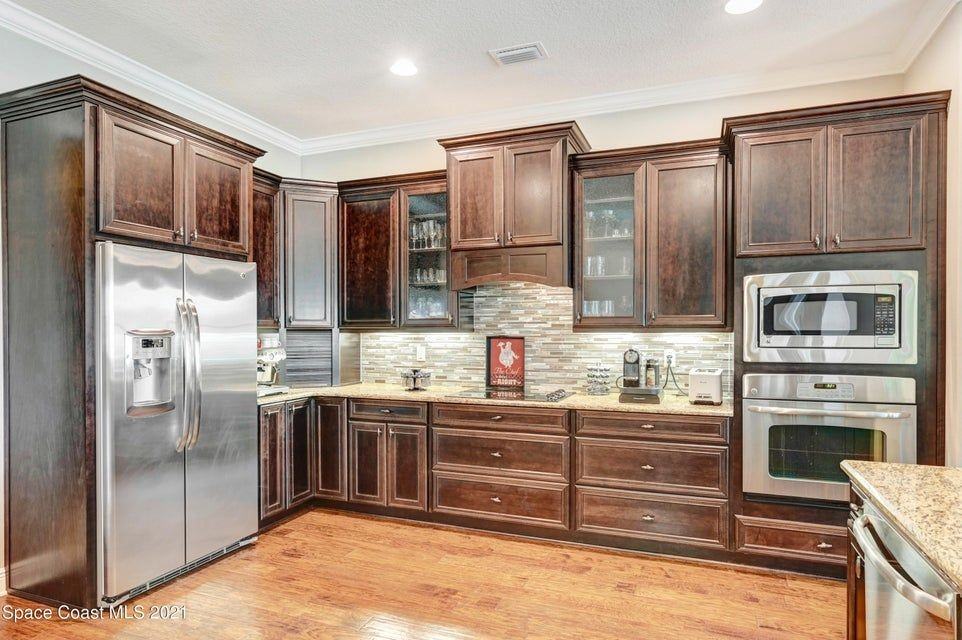 3290 Levanto Dr - Photo 3 of 39