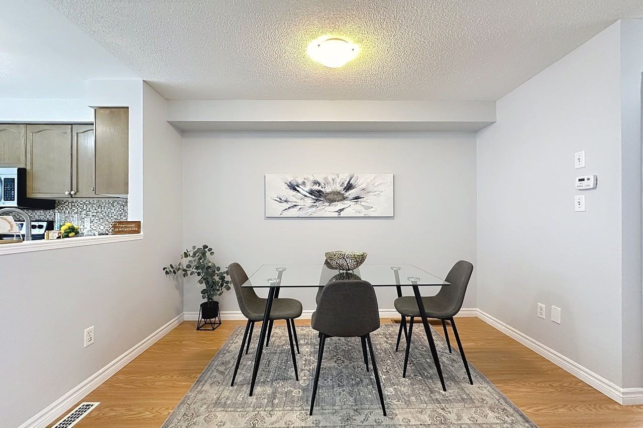7081 Fairmeadow Crescent - Photo 3 of 22