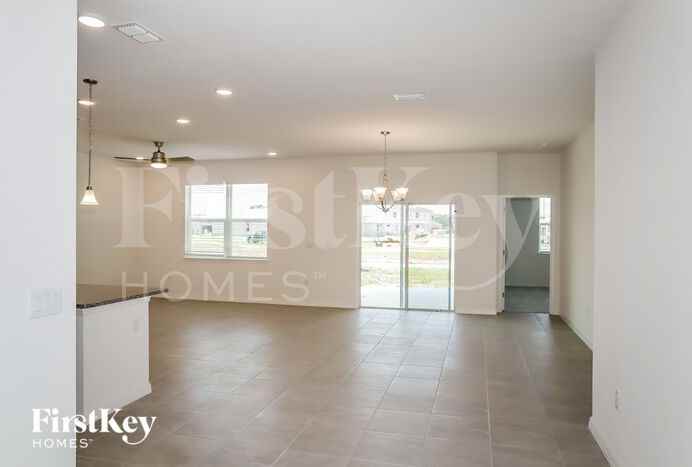 1185 Spokane Pt - Photo 2 of 8