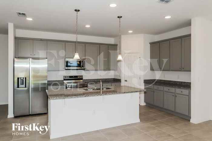 1185 Spokane Pt - Photo 3 of 8