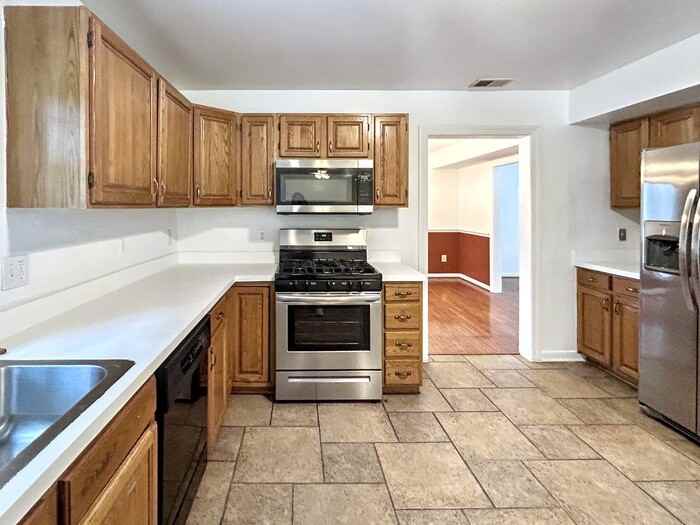 9813 Fendale Ln - Photo 3 of 49