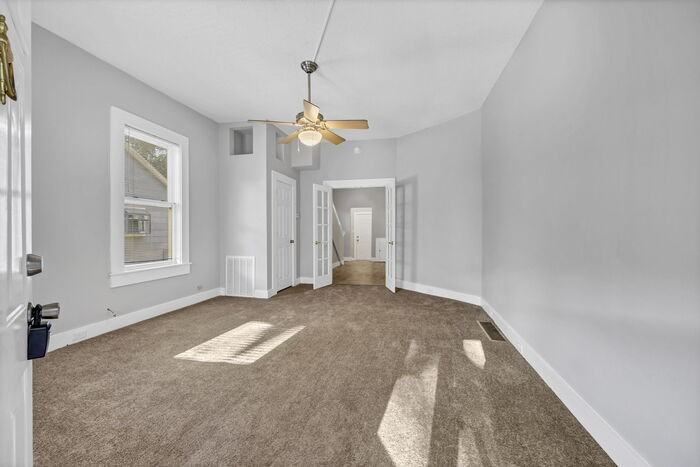 117 Church St - Photo 2 of 24