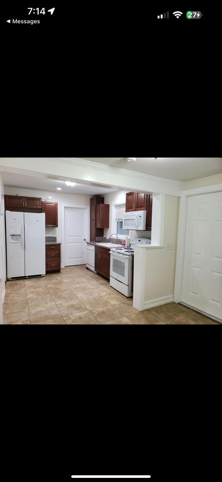 903 East New York Avenue ##1 - Photo 2 of 12