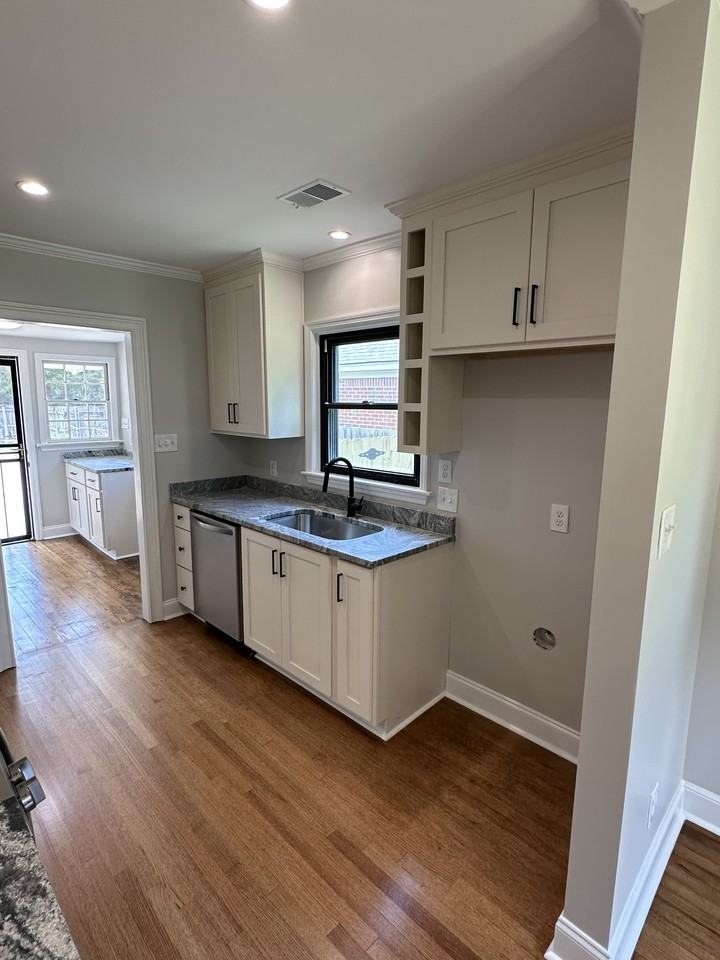 91 W Lafayette Cir #NA - Photo 2 of 18