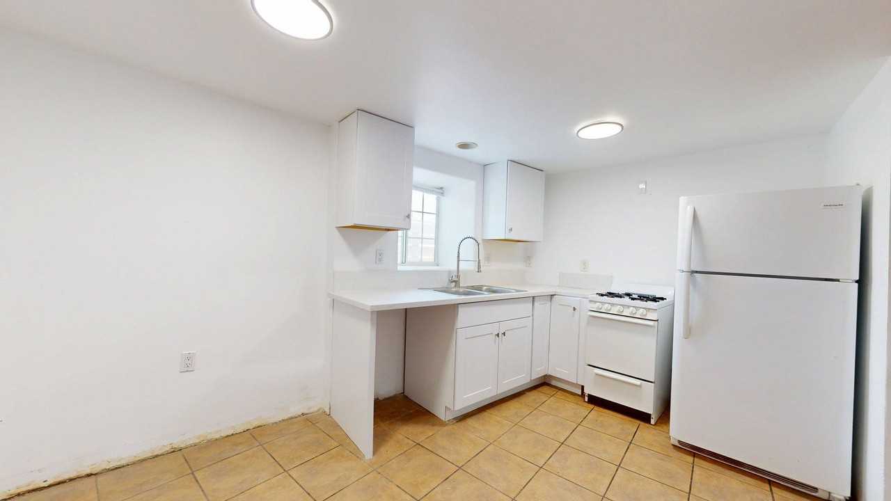 1207 Barelas St Sw #C - Photo 2 of 13