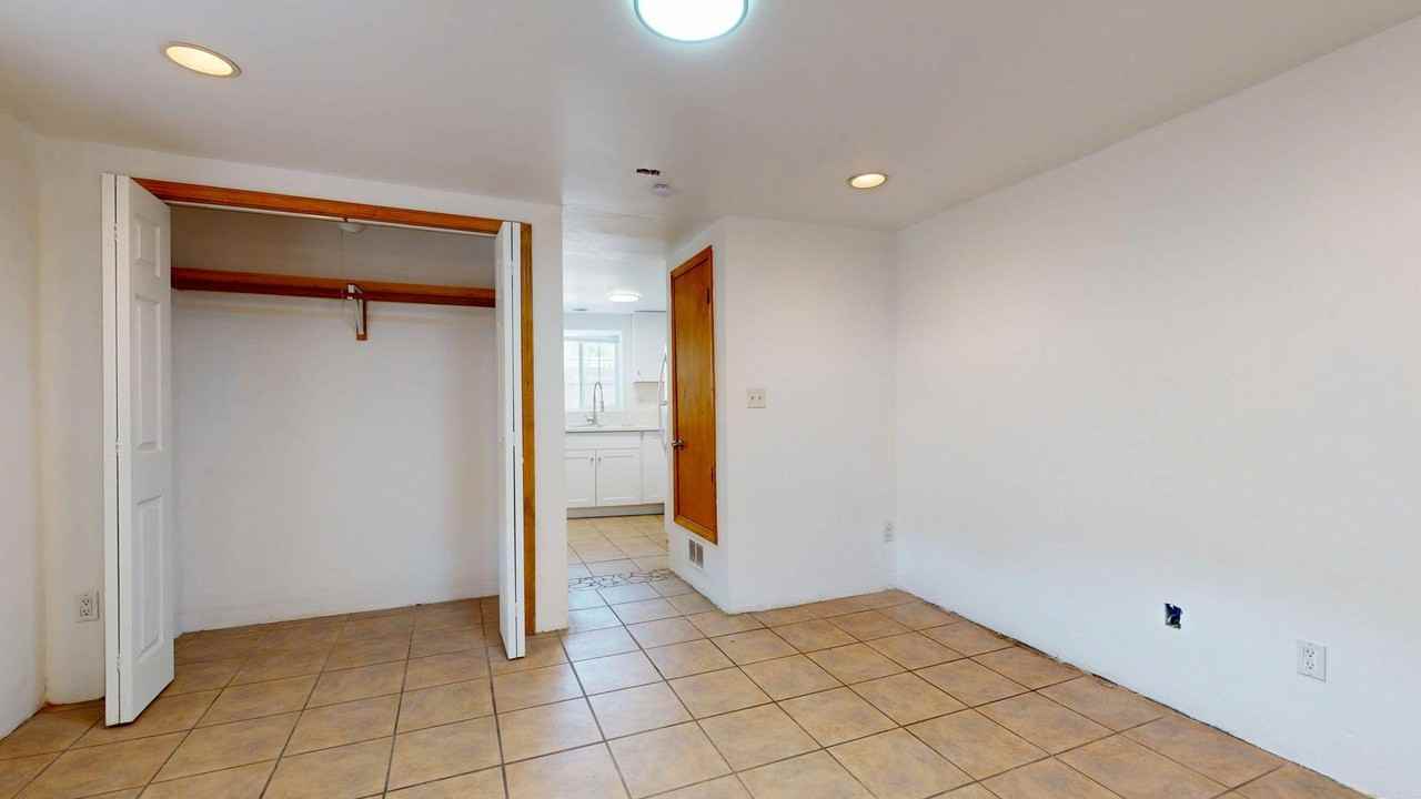 1207 Barelas St Sw #C - Photo 7 of 13