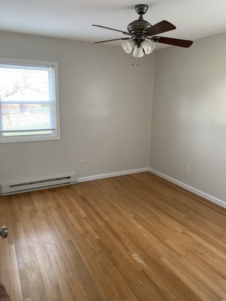 505 E College St #6 - Photo 5 of 6