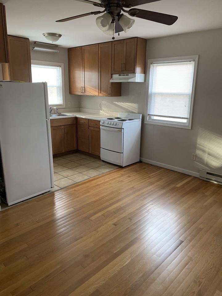 505 E College St #6 - Photo 6 of 6