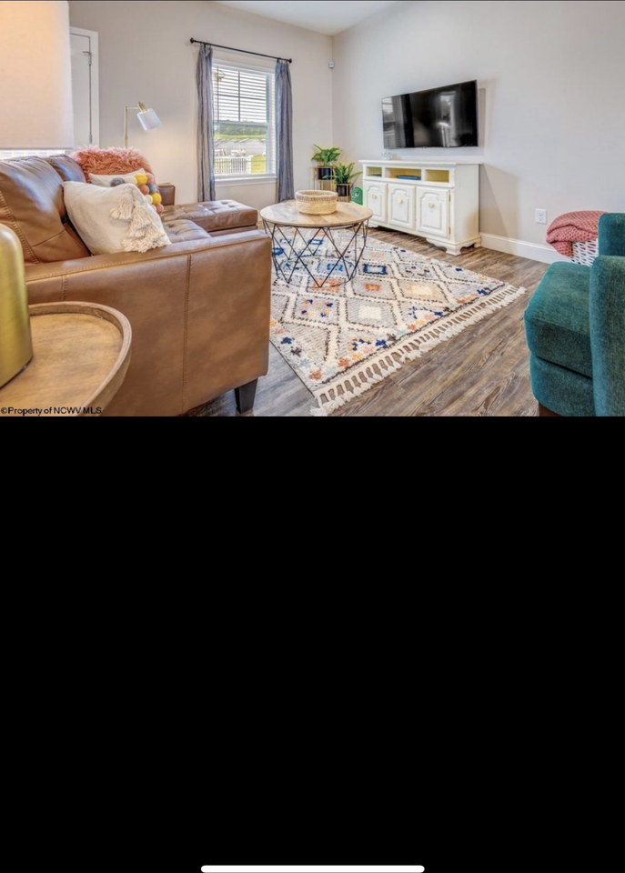 201 Red Oak Ln #201 - Photo 2 of 10