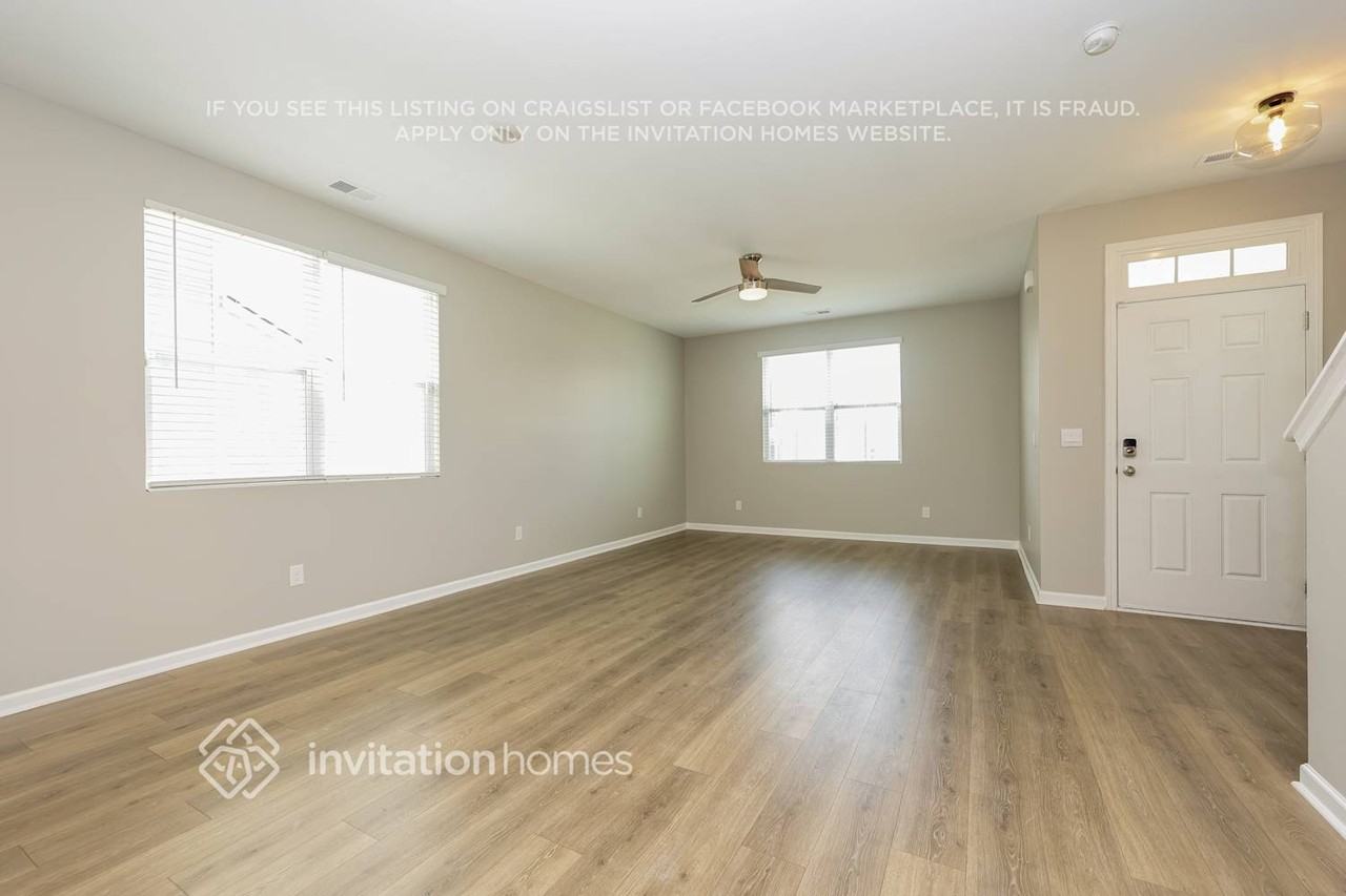 1512 Ashgrove Pl - Photo 4 of 18
