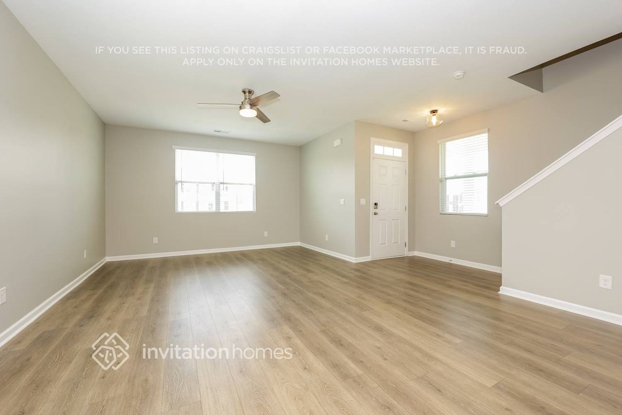 1512 Ashgrove Pl - Photo 5 of 18