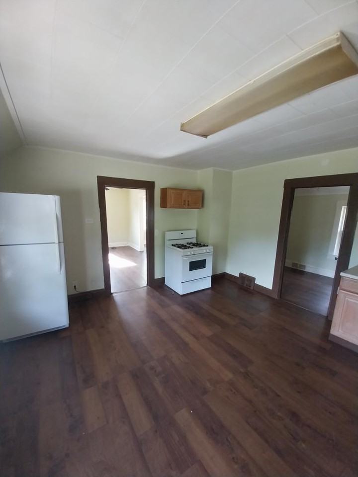 3484 W 50th St - Photo 2 of 10