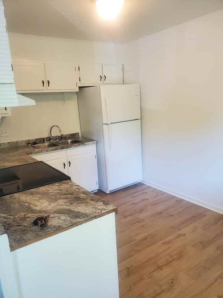 201 Avenue B - Photo 5 of 8