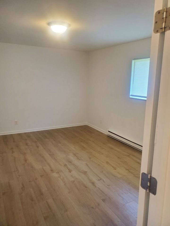 201 Avenue B - Photo 7 of 8