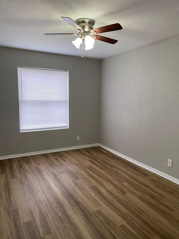 GRANT APARTMENTS - Photo 4 of 15