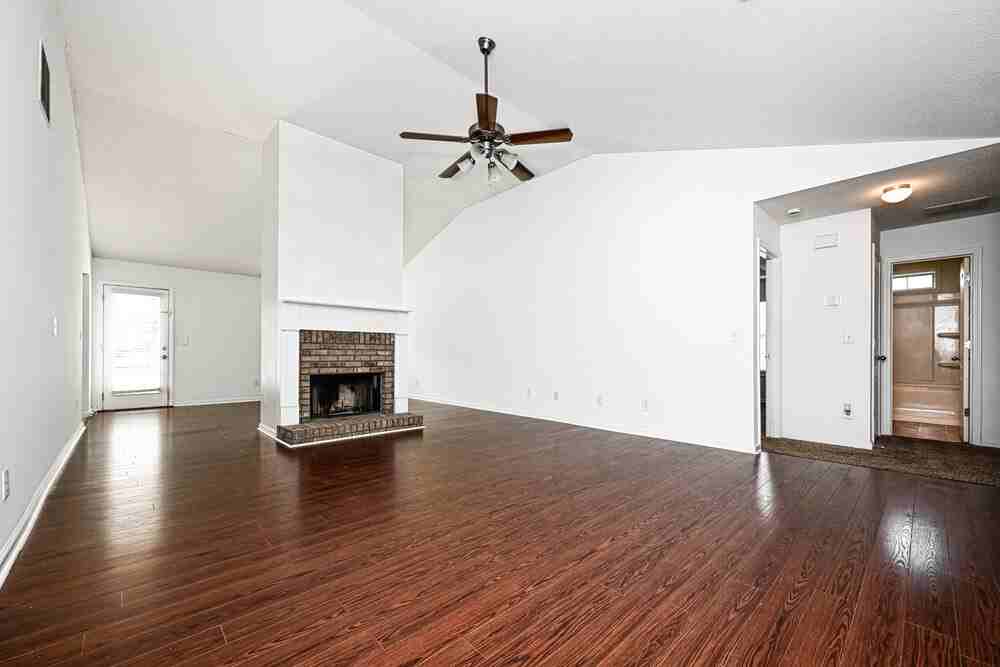 3102 Delaware Loop - Photo 3 of 16
