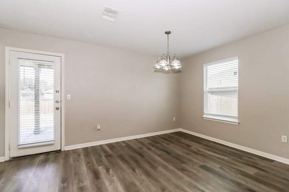 388 Musgrav - Photo 6 of 17