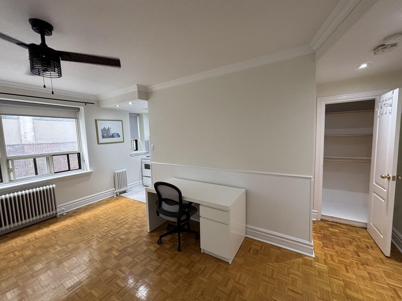 710 Spadina Ave #207 - Photo 2 of 9