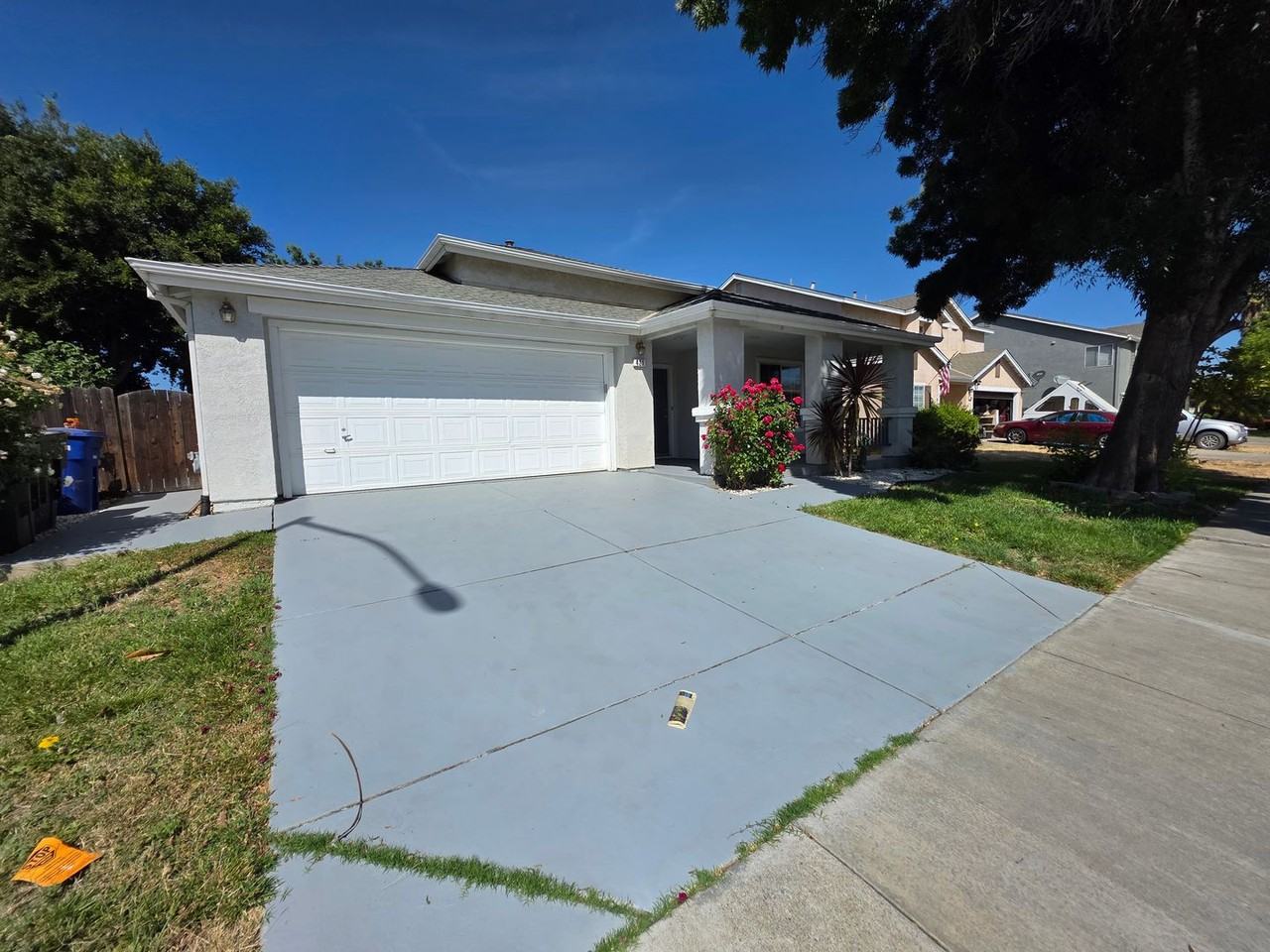 421 Peregrine Dr - Photo 2 of 34