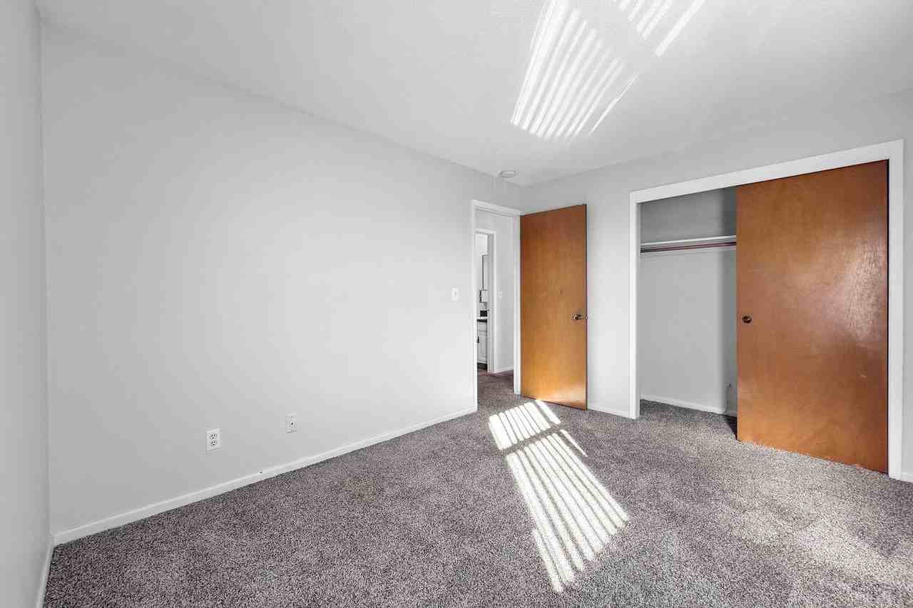 Bexley Urbandale - Photo 2 of 50