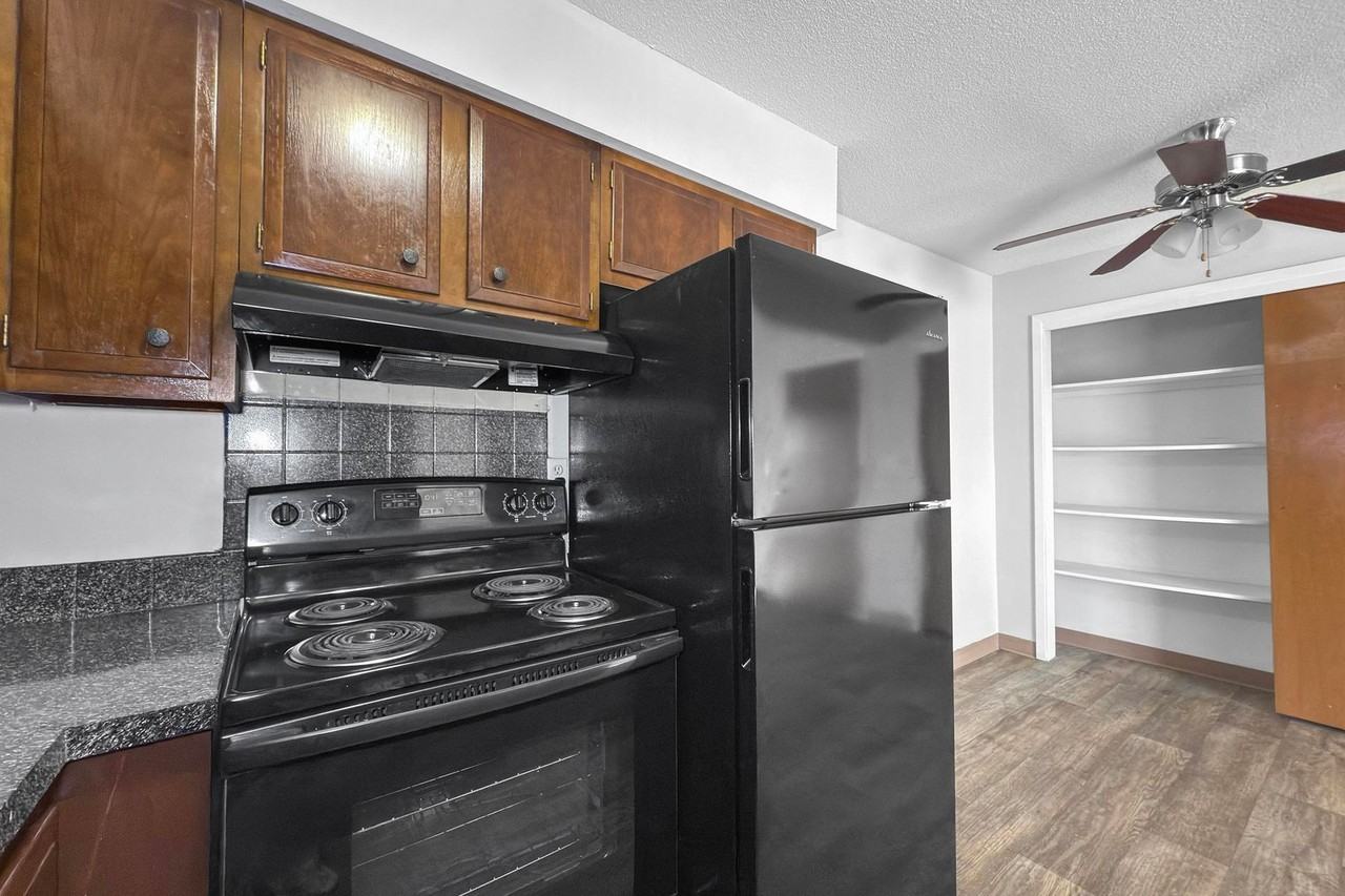 Bexley Urbandale - Photo 3 of 50