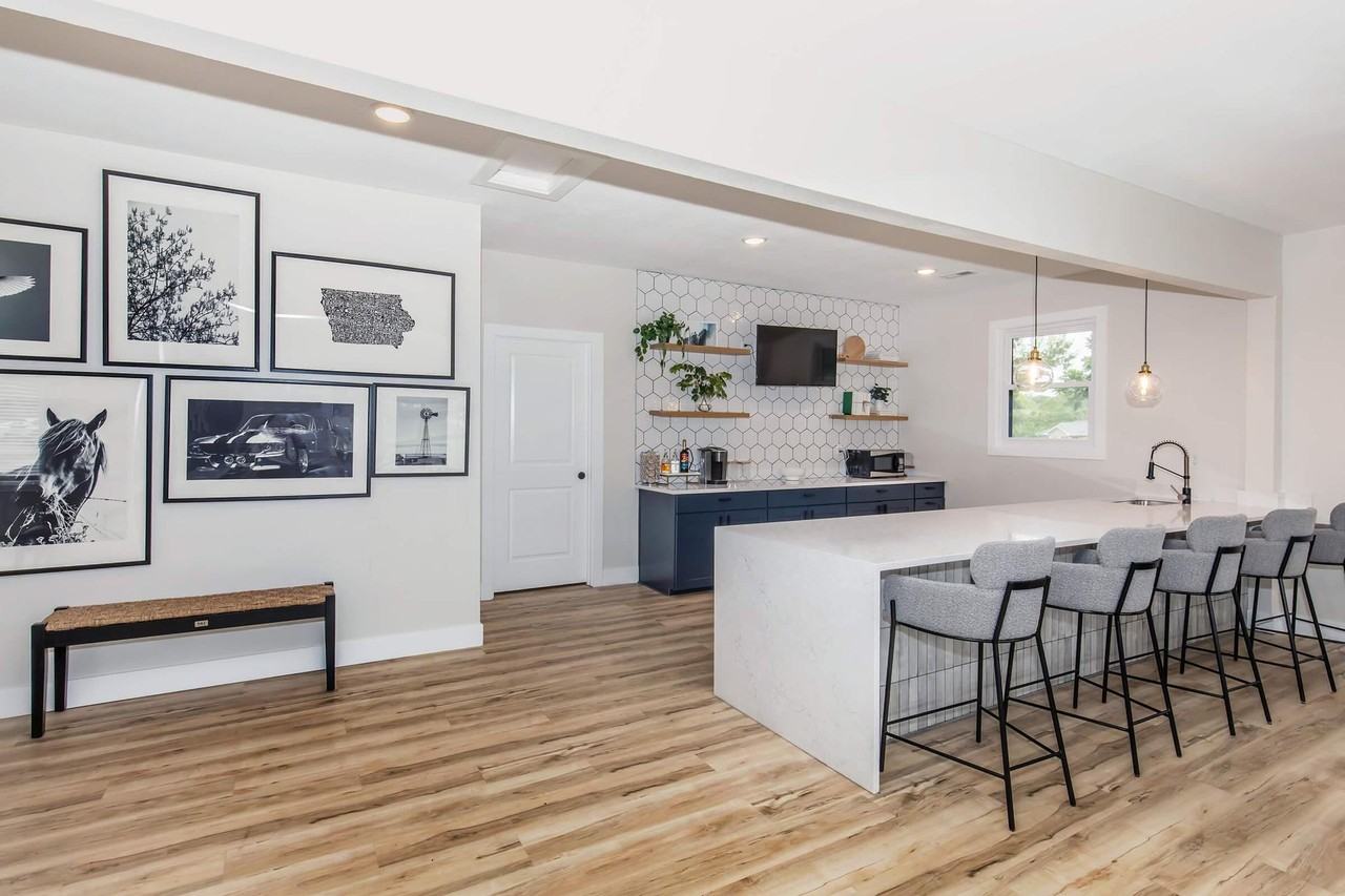 Bexley Urbandale - Photo 2 of 50