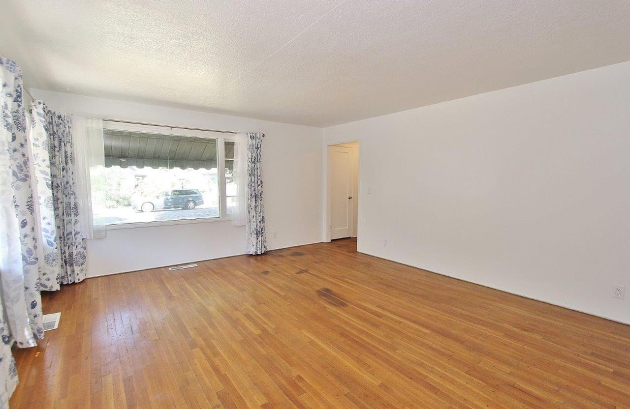 1210 N 20th St - Photo 5 of 23