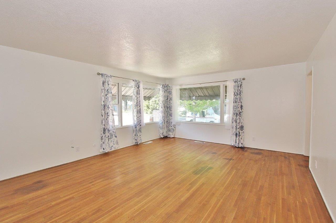 1210 N 20th St - Photo 6 of 23