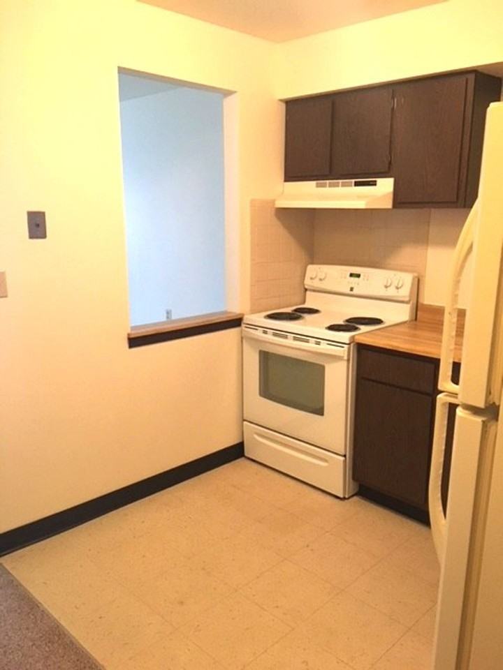 Deer Crossing Apartments - Photo 3 of 5