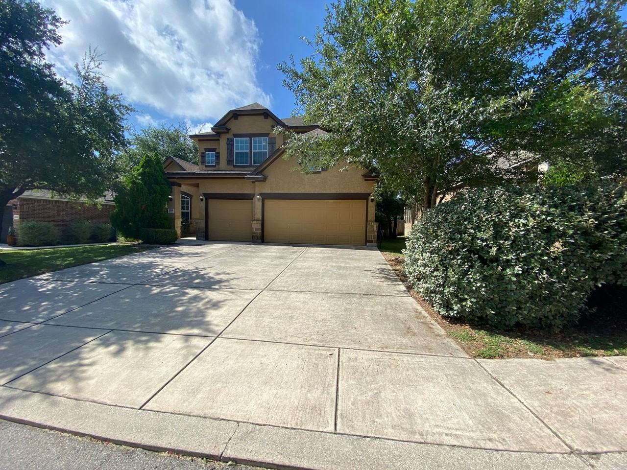 1814 Lindal Pointe - Photo 3 of 45