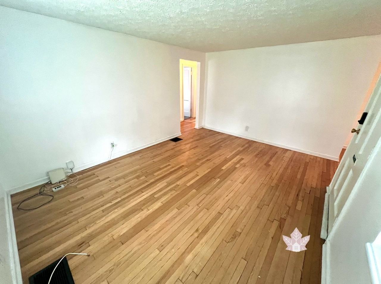 1236 Rowin Rd - Photo 4 of 18